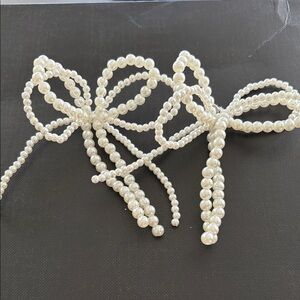 Elegant Pearl Bow shoe lace charm